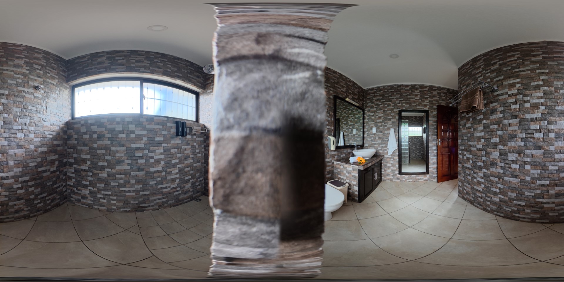 Gardenside Suite Bathroom 360 View