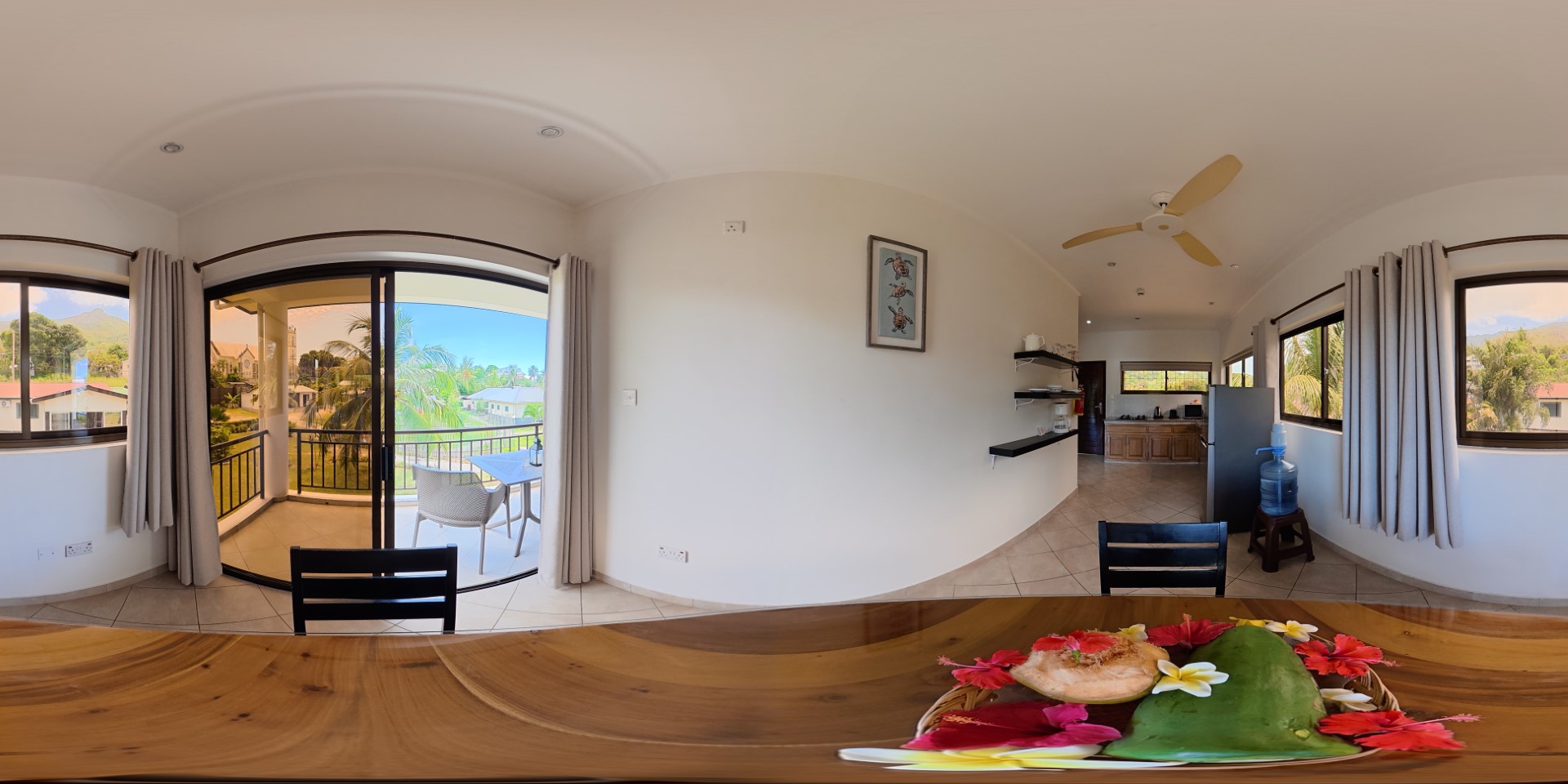Superior Gardenside Dining Area 360